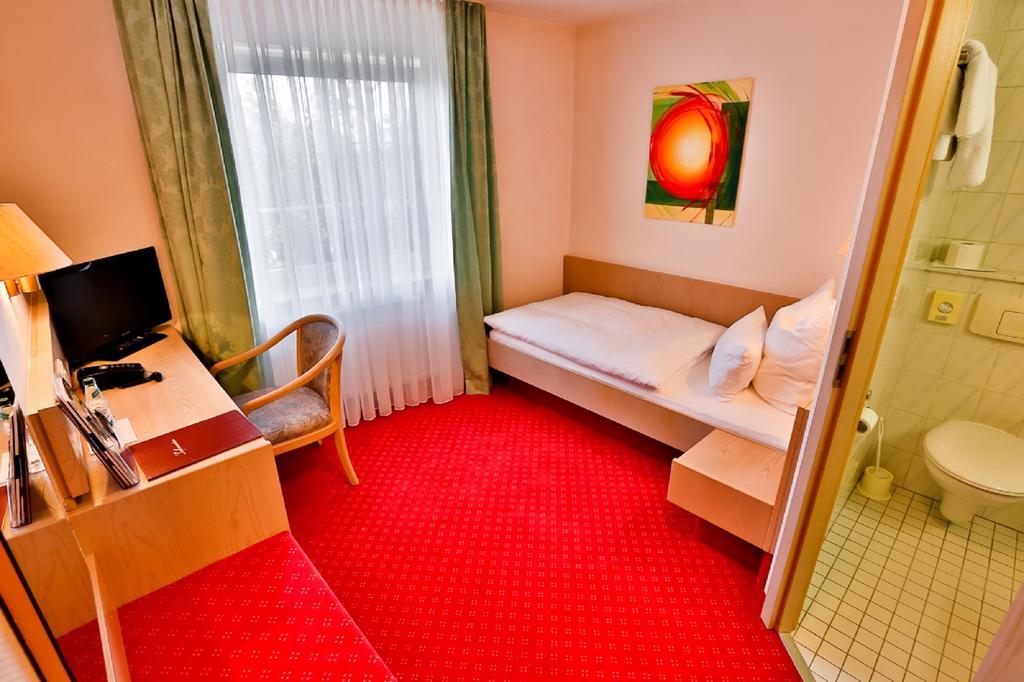 Mayers Waldhorn - Zwischen Reutlingen Und Tuebingen Kusterdingen 部屋 写真